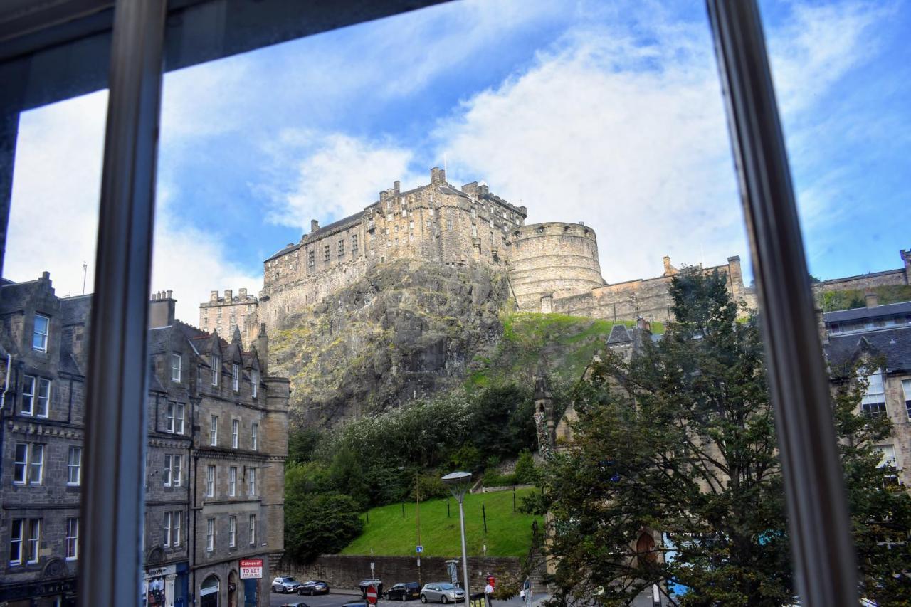 Edinburgh Castle View Apartment On Grassmarket ภายนอก รูปภาพ