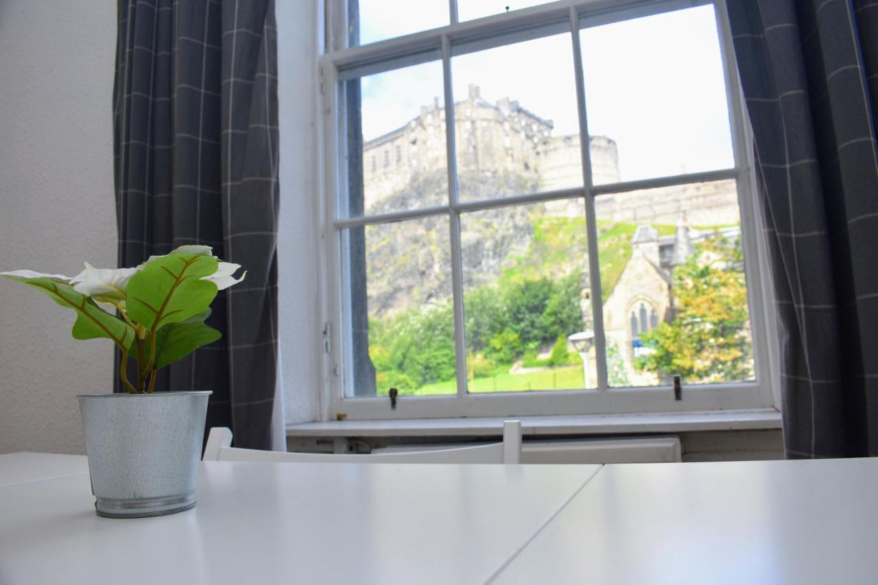 Edinburgh Castle View Apartment On Grassmarket ภายนอก รูปภาพ