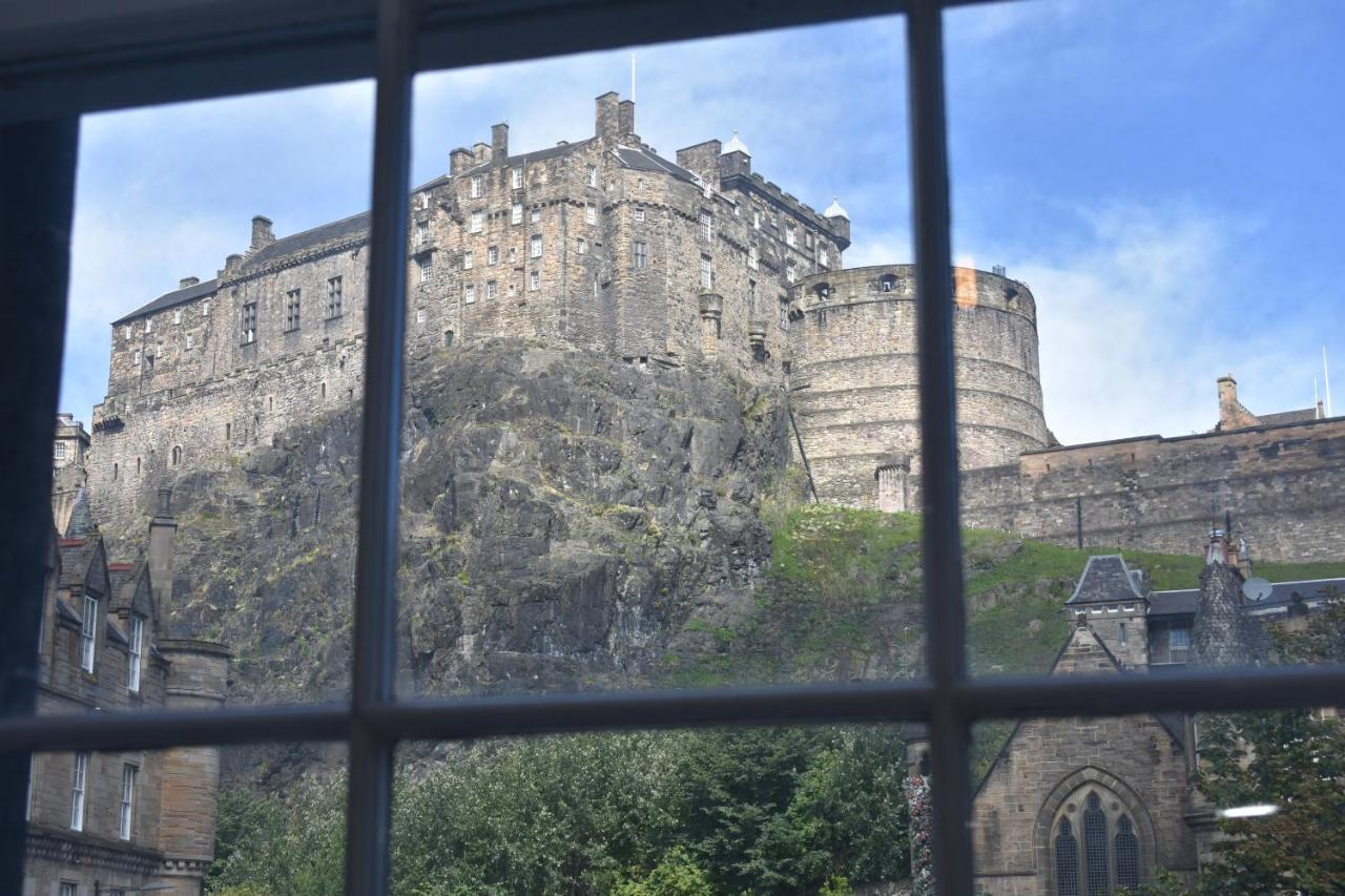 Edinburgh Castle View Apartment On Grassmarket ภายนอก รูปภาพ